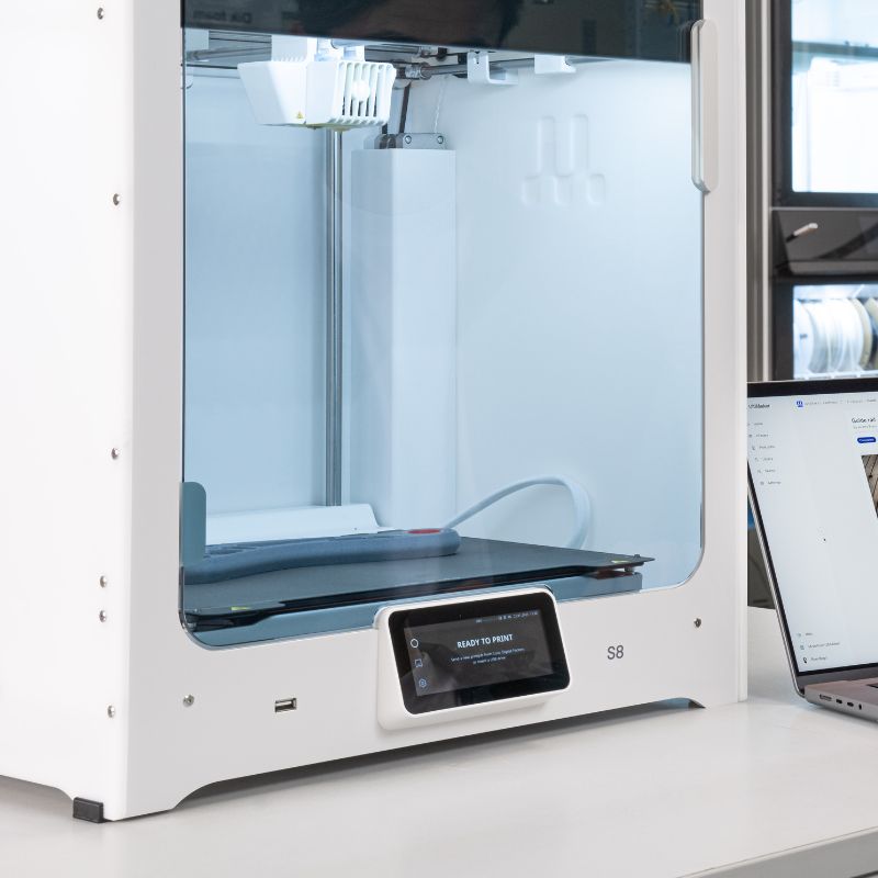 UltiMaker S8 closed print chamber